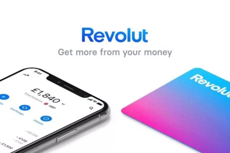 How does Revolut’s money transfer service work? 